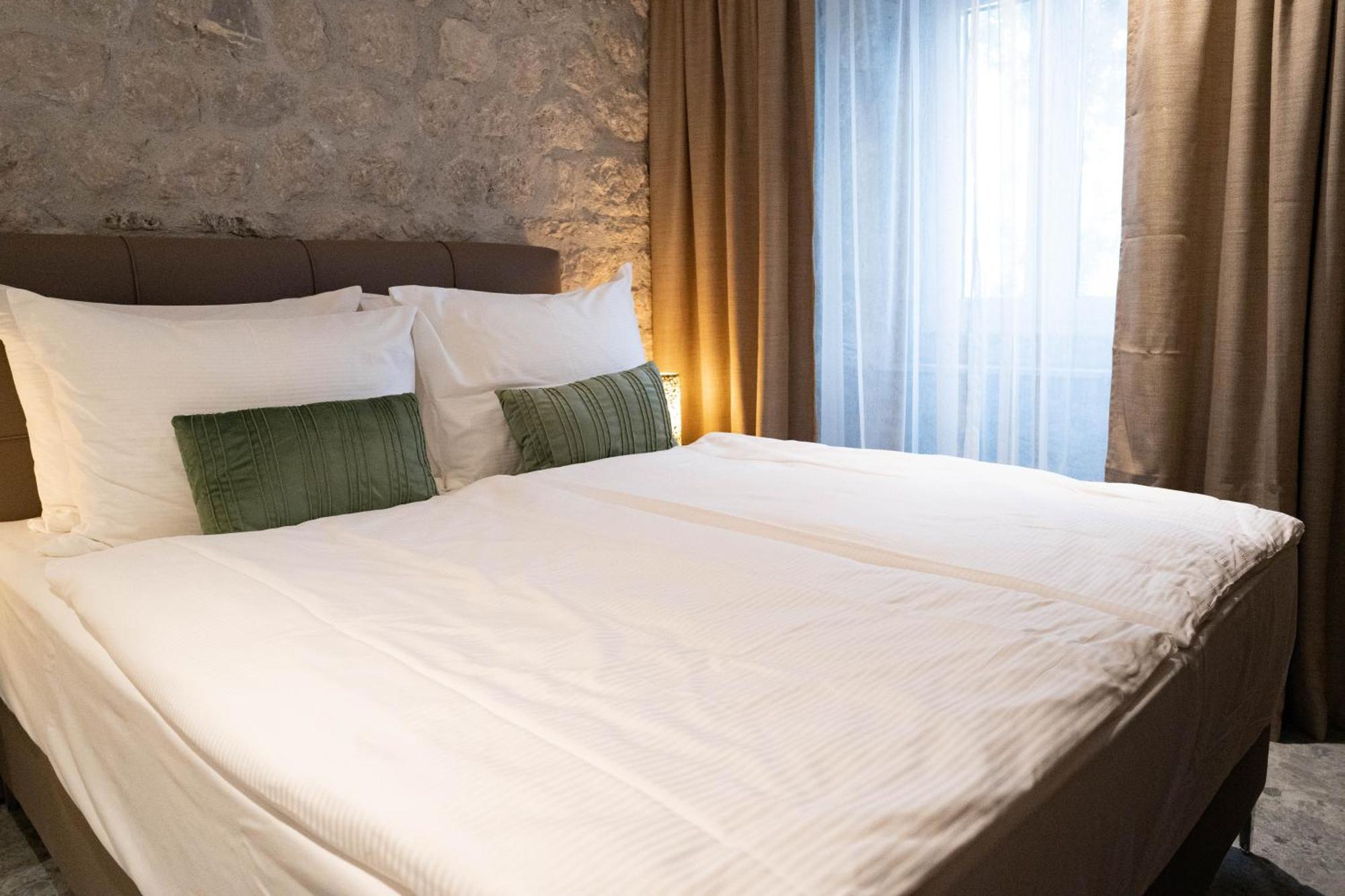 Hotel Carrubba Vùng duyên hải Vùng duyên hải Donja Lastva Phòng bức ảnh