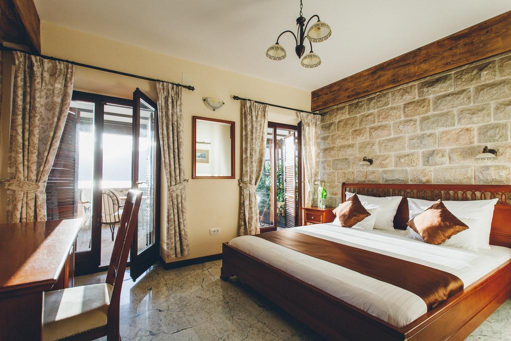 Hotel Carrubba Vùng duyên hải Vùng duyên hải Donja Lastva Ngoại thất bức ảnh